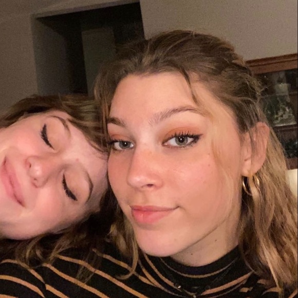 Meet your Posher, Paige - Picture 2 of 4